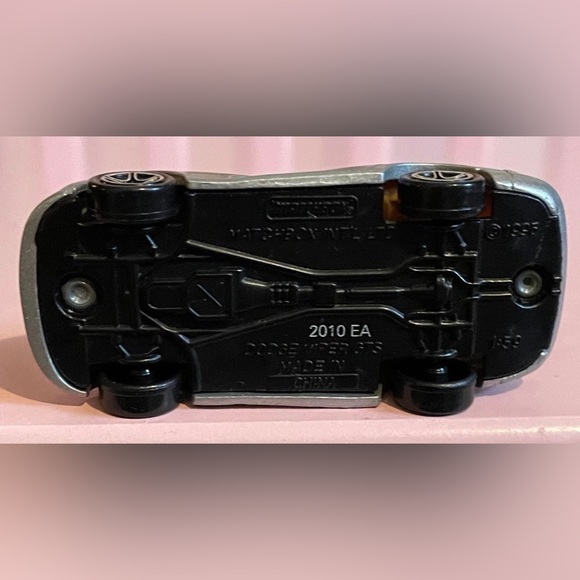 Vintage Matchbox Gray 1995 Dodge Viper GTS 1:64 - Picture 6 of 9